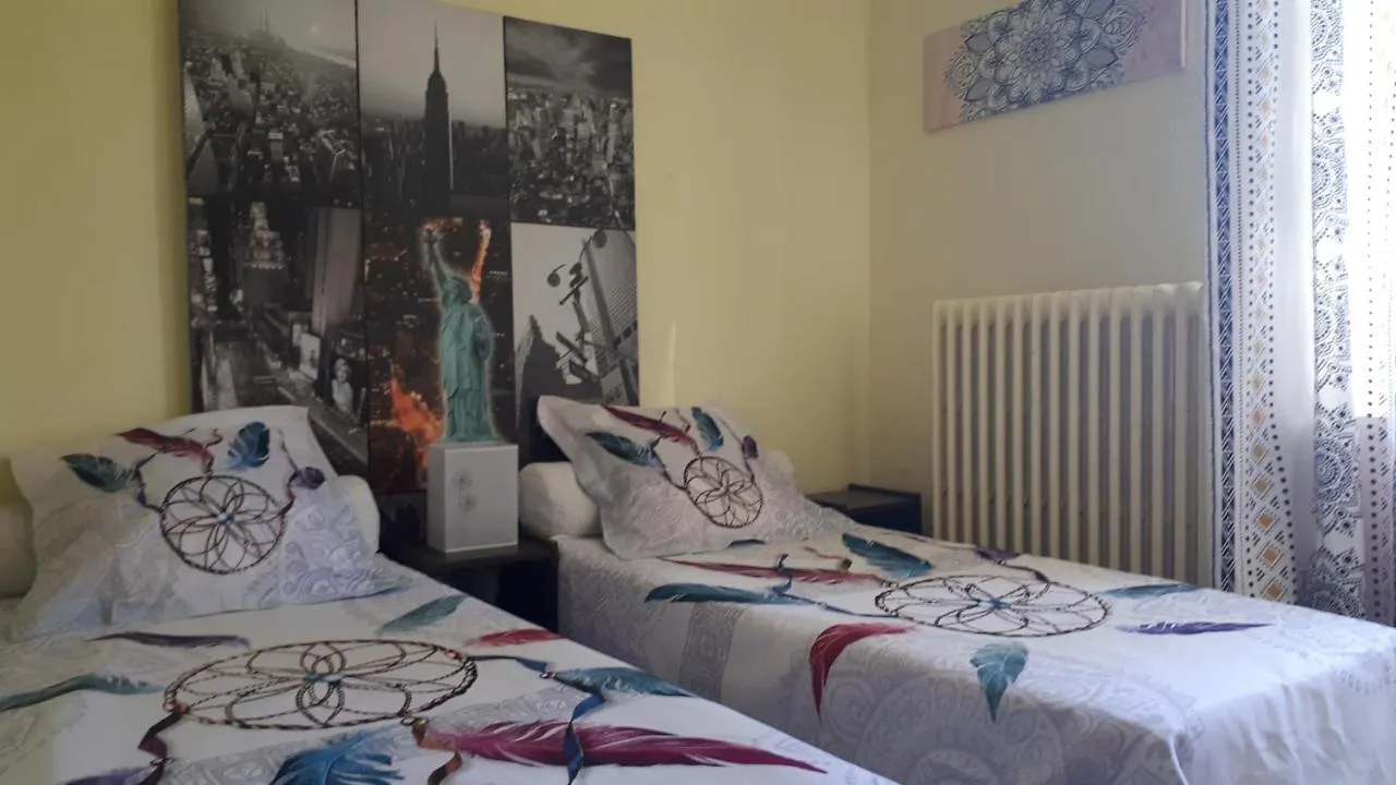 Les Sauvages  Centre Familial De Vacances Les Sylvageois 0*, Les Sauvages (Rhone) צרפת